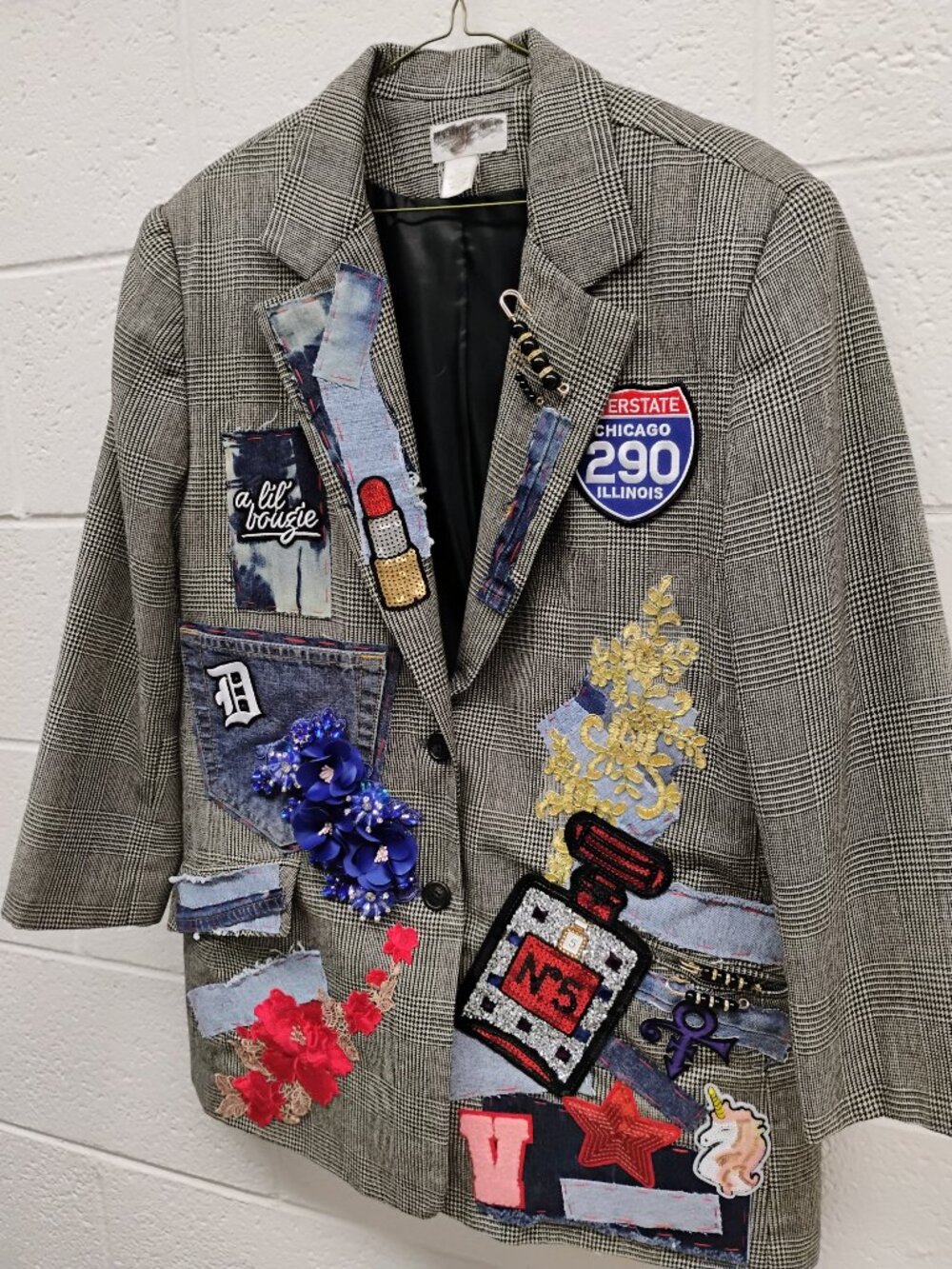 Size large ladies junk blazer - thrifted, dry cleaned and designed - Picture 2 of 3